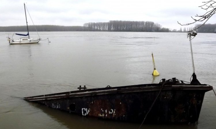 Момиче изчезва във водите на Дунав 