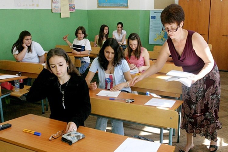 Смолянските седмокласници втори по успех на матурите в страната, четвъртокласниците първенци