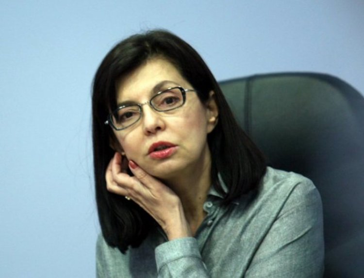 Кунева обеща да няма незаписани първокласници  