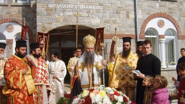 Митрополит Николай идва за храмовия празник на църквата във „Веселчане”