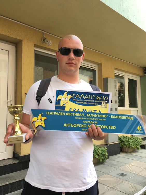 „ Червени рози” с награда за актьорско майсторство на фестивал „ Талантино” – Благоевград
