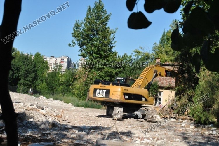 Екскметът Георги Иванов, Къньо и Емил влизат в съда на 15-и