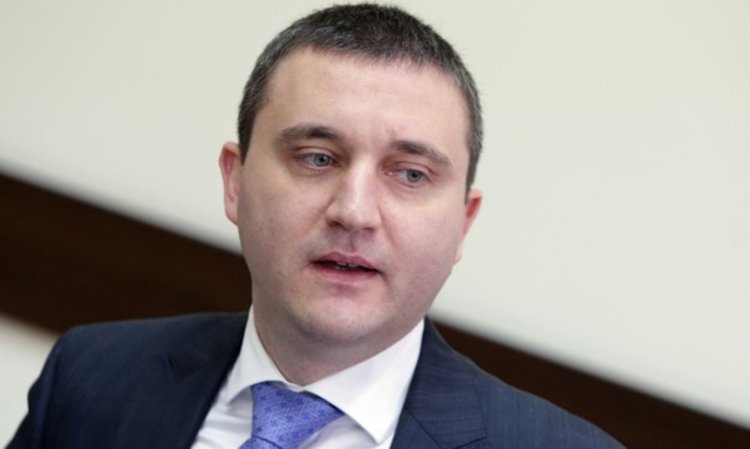 Горанов увери, че ще има пари за самолети за армията