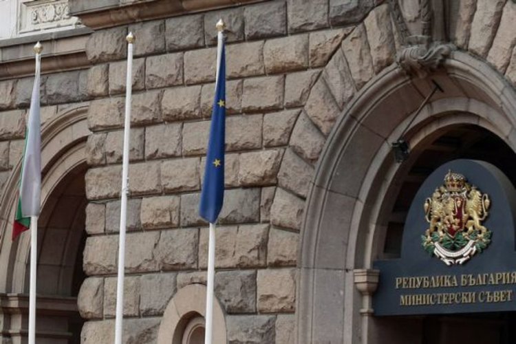Премиерът привика шефовете на службите и турския посланик в МС