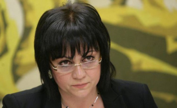 Корнелия Нинова: Външната ни политика е безгръбначна