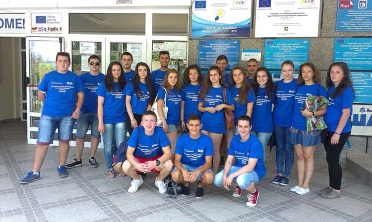 Ученици от Професионалната гимназия по икономика в Кърджали се върнаха от практика в Испания