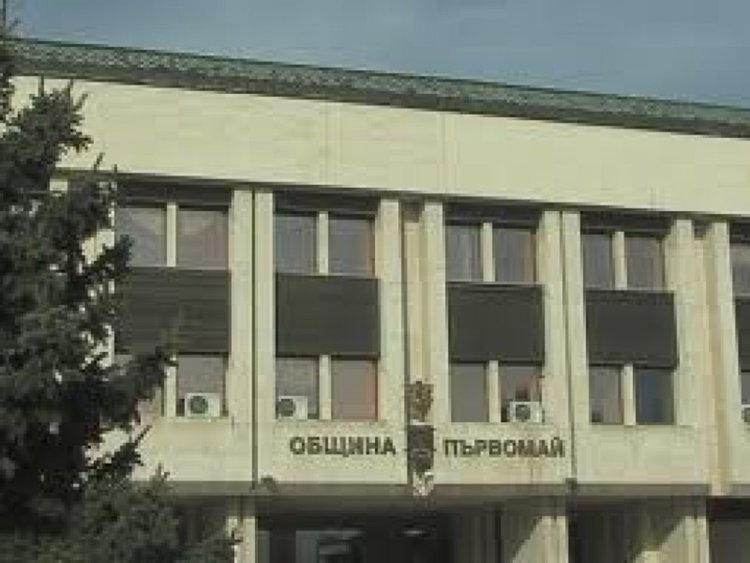 Промени в Наредбата за реда трябва да прекратят шумните сватби и движението на автомобили в пешеходната зона