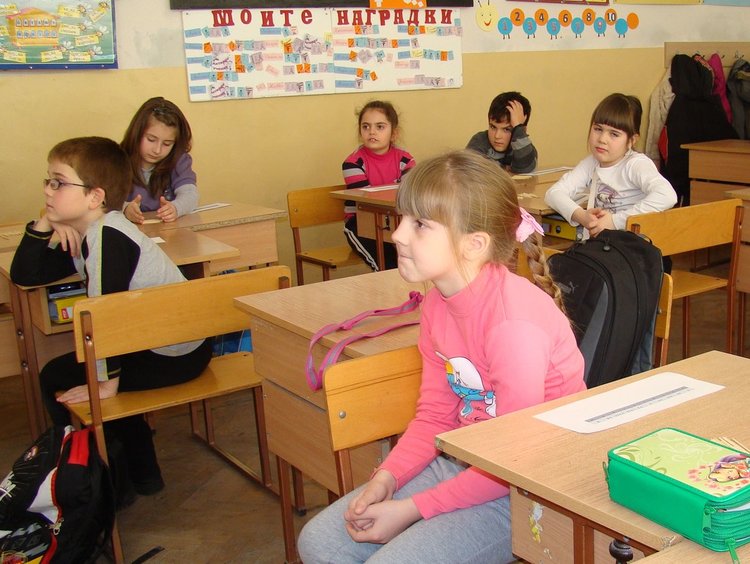 Учители, психолози и логопед търсят преди началото на учебната година в Димитровград