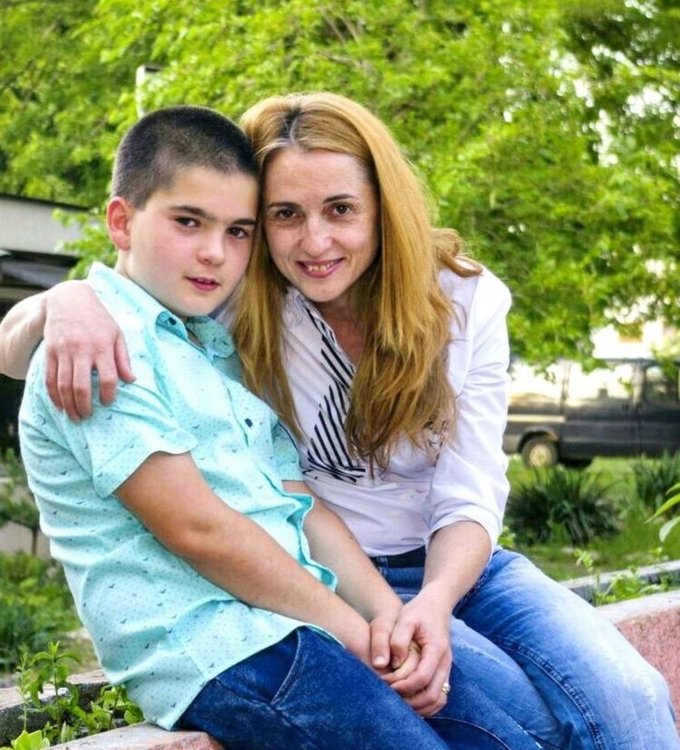 Близо 80 000 лв. набраха за лечението на 10 - годишния Гошко