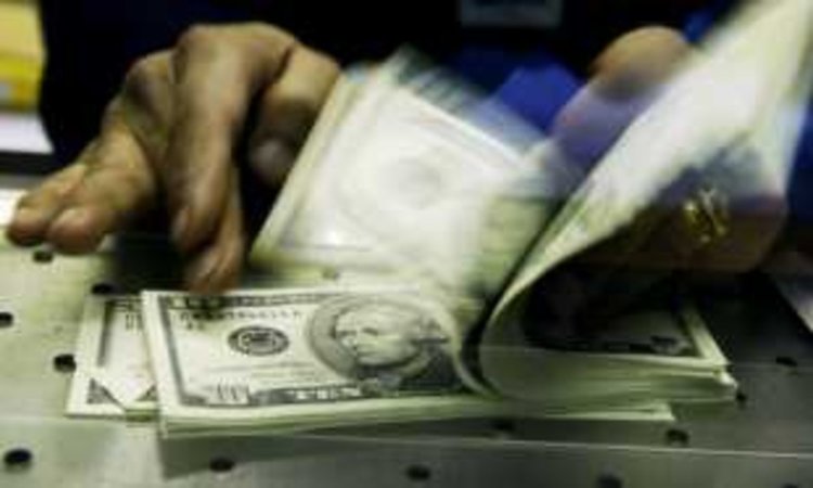 Милиардерите са обеднели с общо $300 милиарда за година