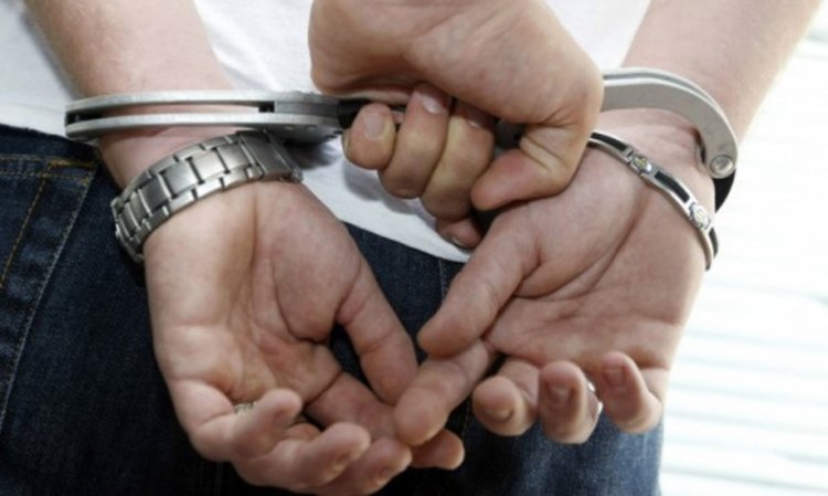 Задържаха общинар, раздавал парични заеми