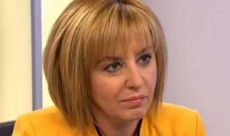 Манолова подпомага с ваучери миньорите от Бобов дол