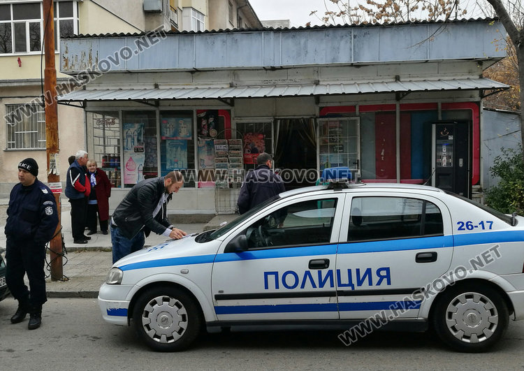 Обраха хранителен магазин през покрива