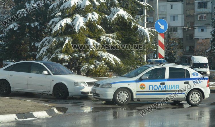 Акция: патрулка блокира Ауди А6 в „Орфей“  