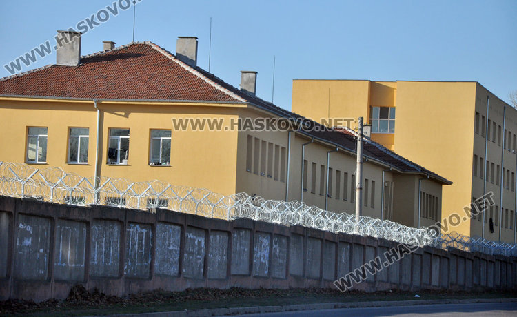 Отварят поетапно бежанския лагер в Харманли