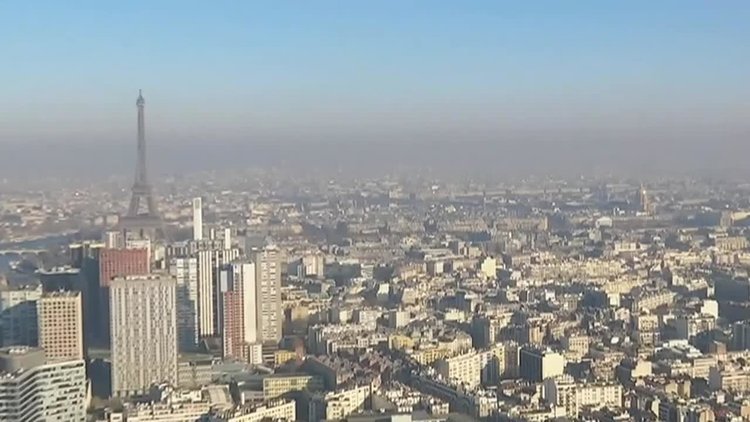 Париж втори ден с безплатен градски транспорт заради мръсен въздух