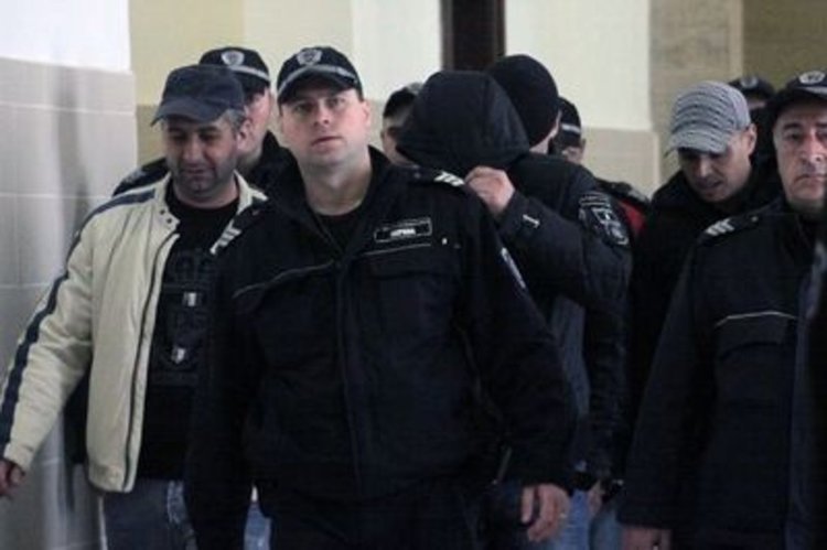 В затвора ”Наглите” се трудят като чистачи и лавкаджии