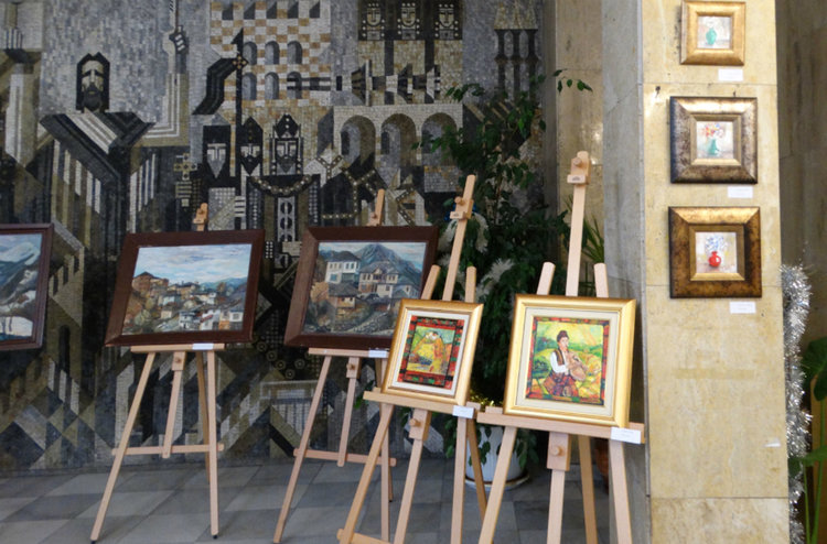 Коледна изложба на асеновградските художници