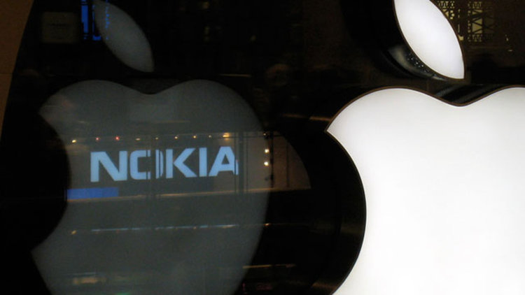 Apple нарече Nokia „патентен трол“ и заведе насрещно дело