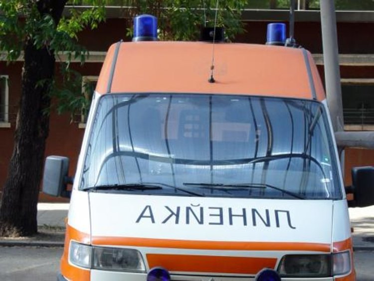 Разпоредиха пълна мобилизация на болници и спешни центрове