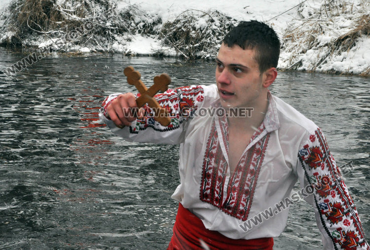 Ученик от ПМГ Хасково спаси кръста от Олу дере край Харманли