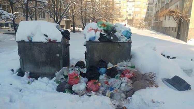 Започна вдигането на боклука от първомайските улици