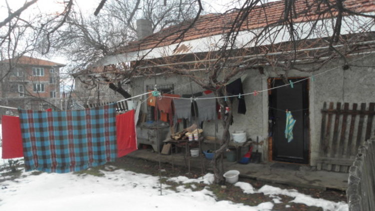 Майка и дъщеря умряха в мизерия