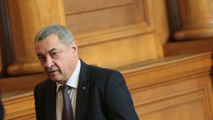 Една неуважителна реч чул Валери Симеонов