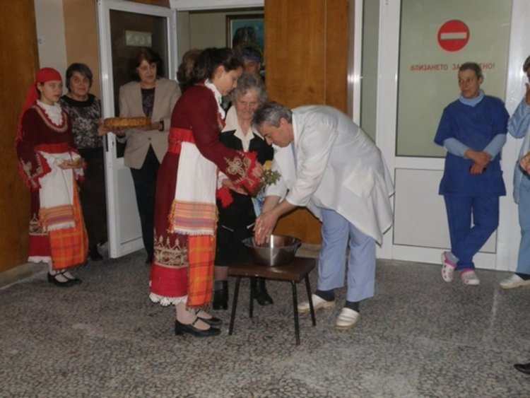 Днес в Смолянската болница честват Бабинден