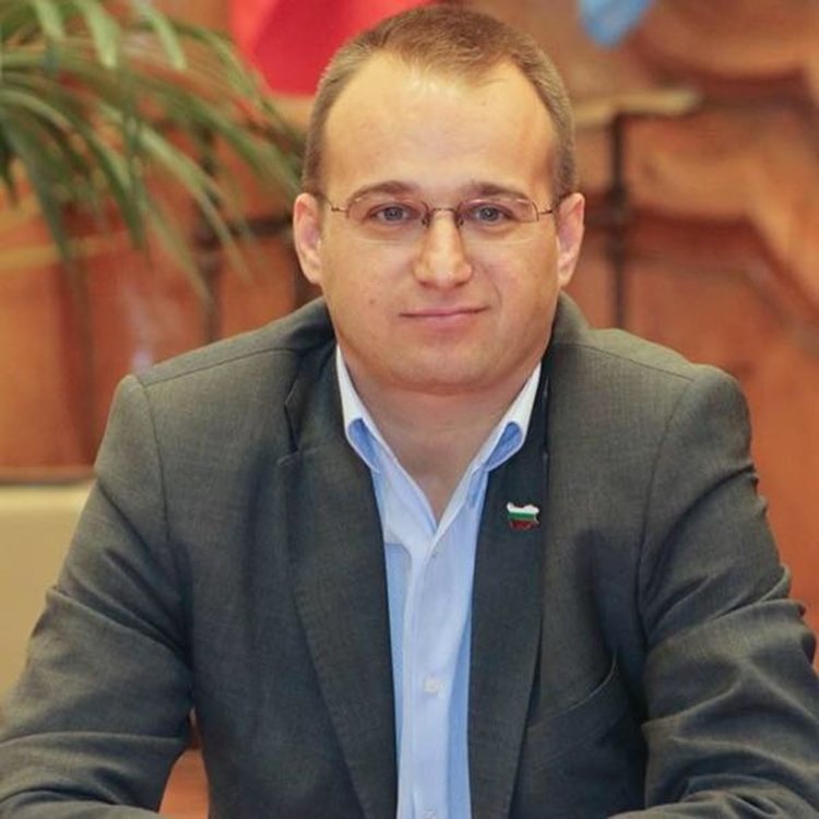 Заместник на Татяна Дончева подаде оставка