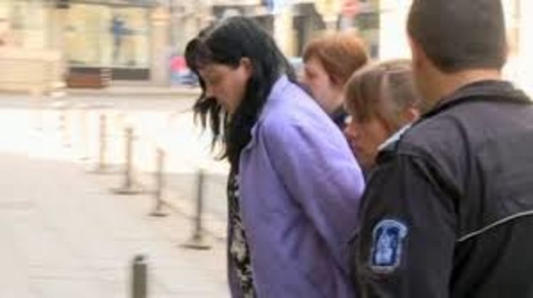 Търсят мистериозна колежка на акушерката Ковачева