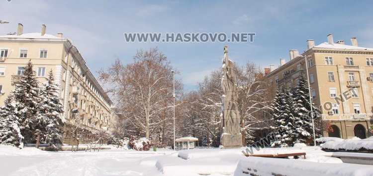 Подготвят проект за ремонт на фасадите на старите блокове на бул."България"