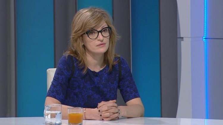 Захариева: Спекулация е, че без машини няма да има избори