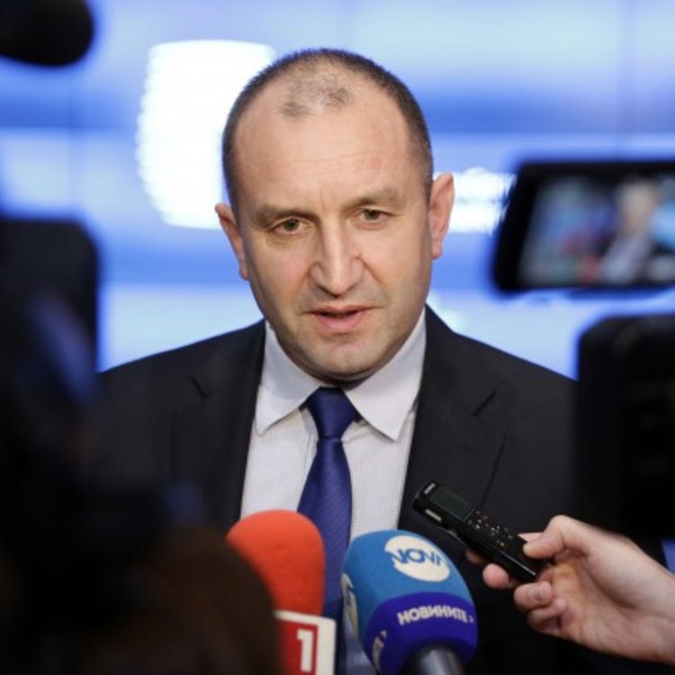 Радев заминава на посещение в Германия с първата дама