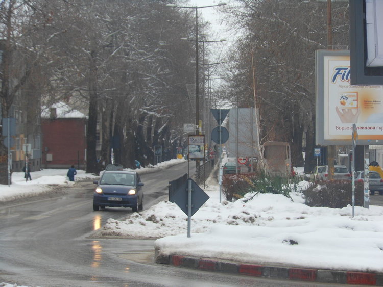 Днес: Пролетни температури, но облачно и дъждовно