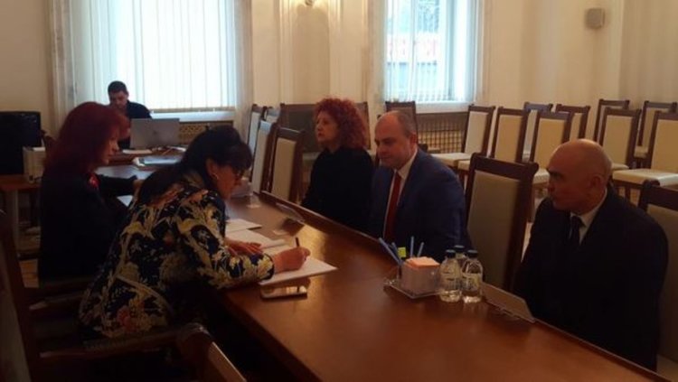 БДЦ: Хората се наситиха на зрелища, трябва им хляб