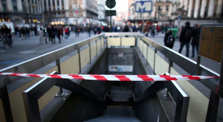 Паника в Париж заради информация за взрив в метрото