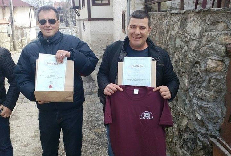 Двама кърджалийци ни отсрамиха на Трифониадата в Златоград,тръгнаха си с грамоти
