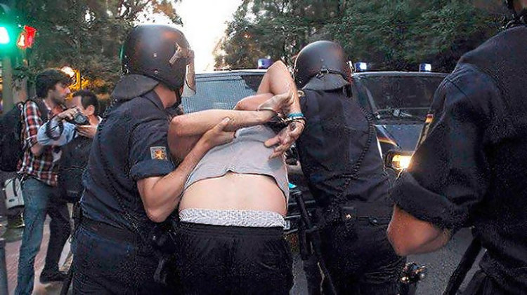 Дрогиран и пиян швед изправя на нокти ченгета в Барселона