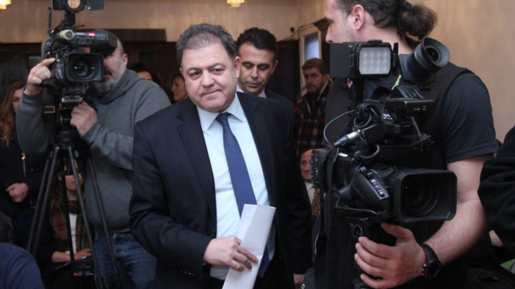 Тръгна делото срещу Николай Ненчев