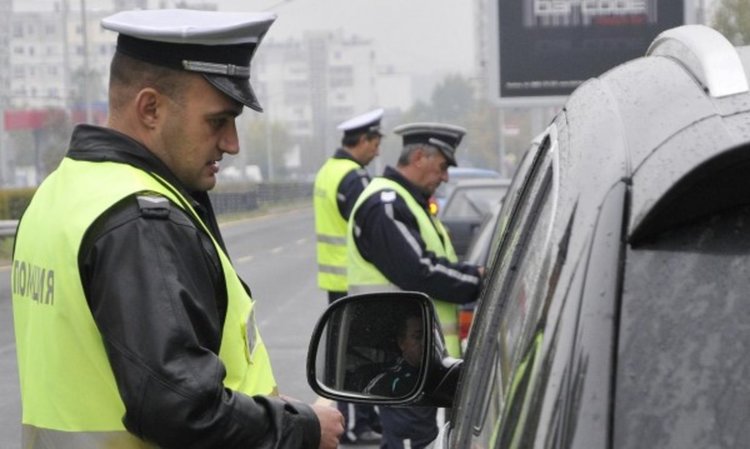Неуспешен опит: Подкуп за полицаи доведе до арест