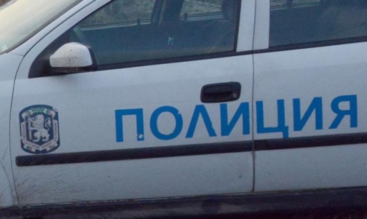 Двама загинаха край Слънчев бряг – забиха се в стълб