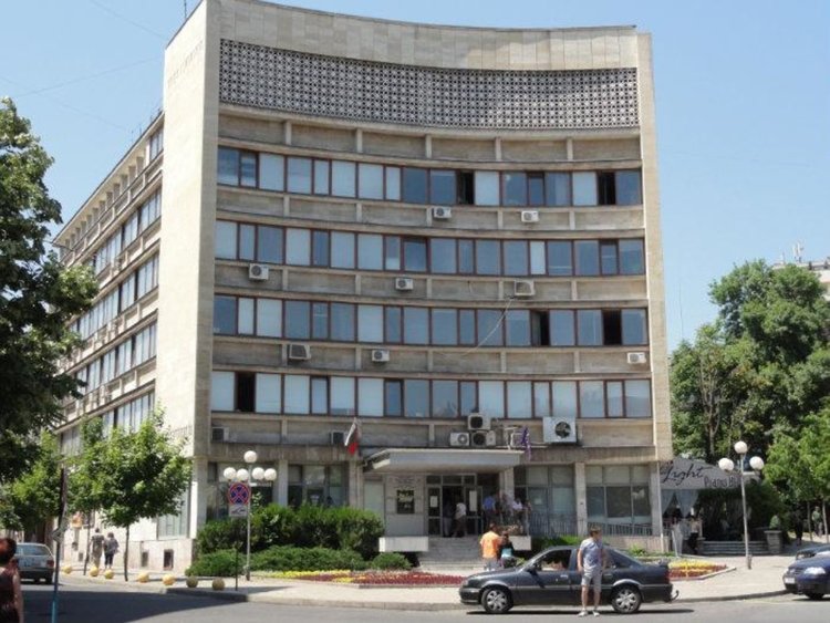 Студент на стаж ще приема данъчни декларации в НАП Хасково