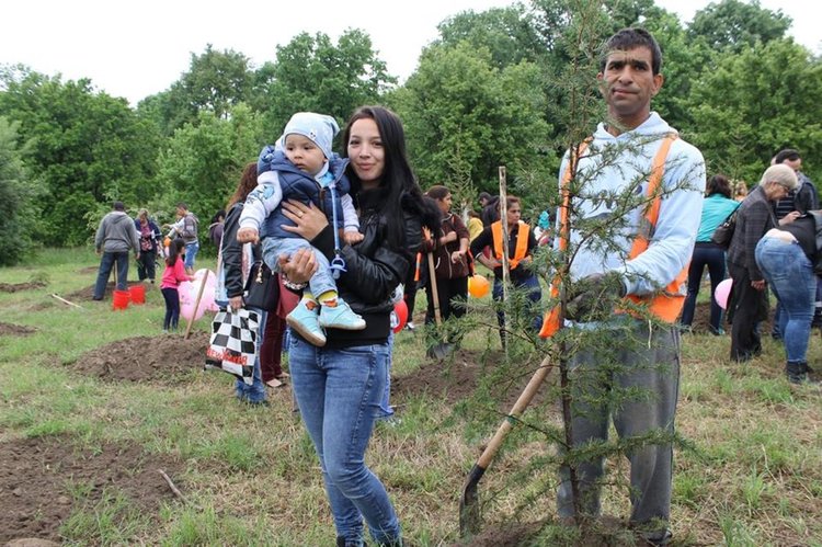 Продължава набирането на желаещи да се включат в инициативата "Алея на новия живот"