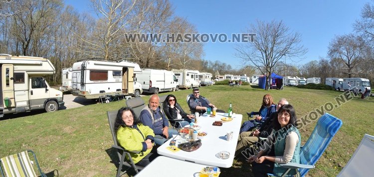 Над 100 кемпера от цялата страна приюти парк "Марица" 