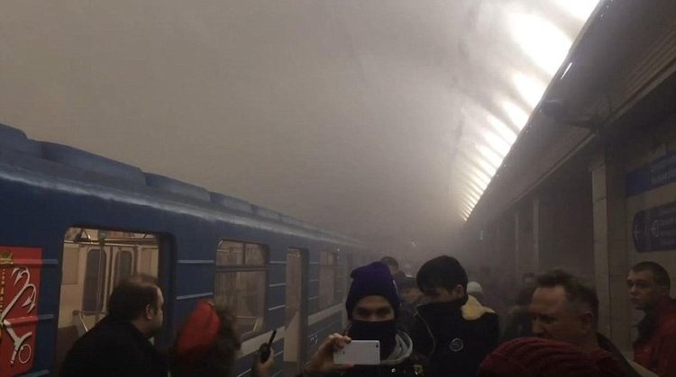 Взрив избухна в метрото в Санкт Петербург