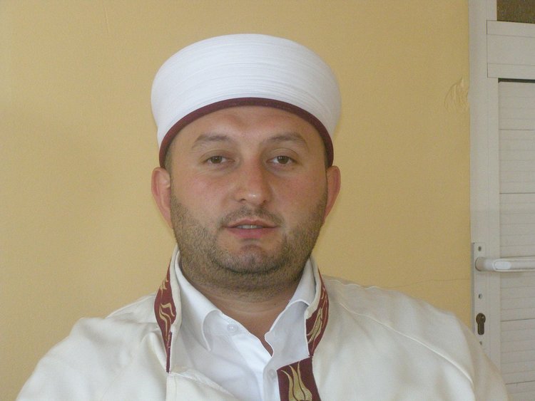 Бейхан Мехмед:В България все още се прави политика,която ни разделя