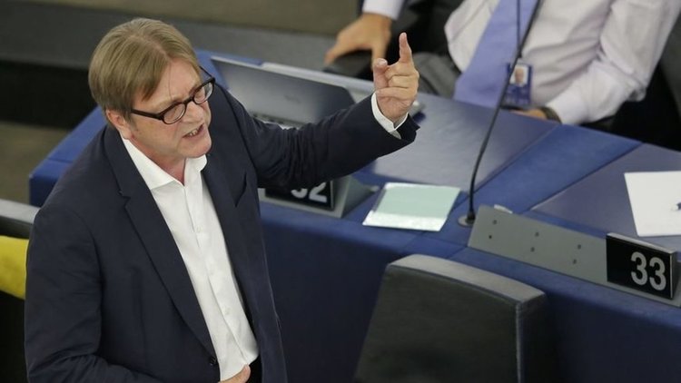 Европейският парламент: Великобритания остава в ЕС до датата на официалното си напускане