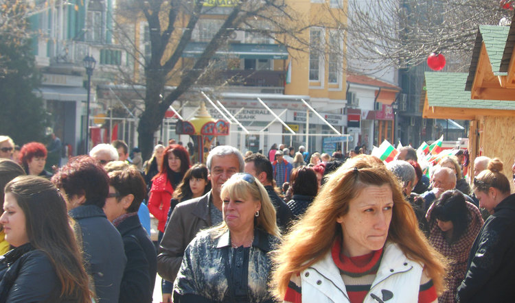 Скоро падаме под 7 милиона