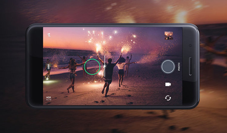 HTC официално представи смартфона One X10 с 4000 mAh батерия  